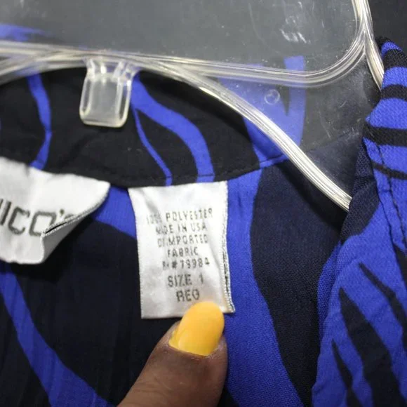 Chico's Royal Blue Black print 100 polyester button front shirt size 1 - Picture 5 of 5